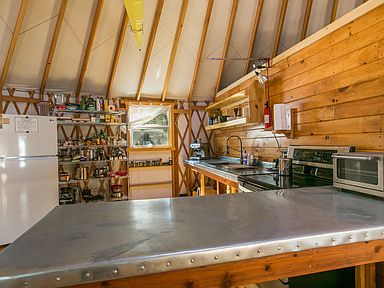 35′ fully modern yurt